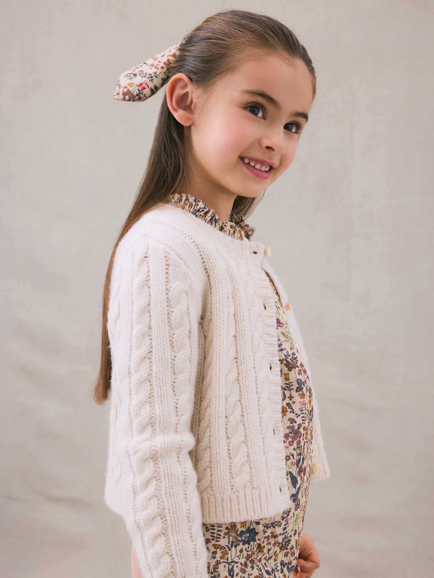 Winter 2024 girl's look white cable knit cardigan