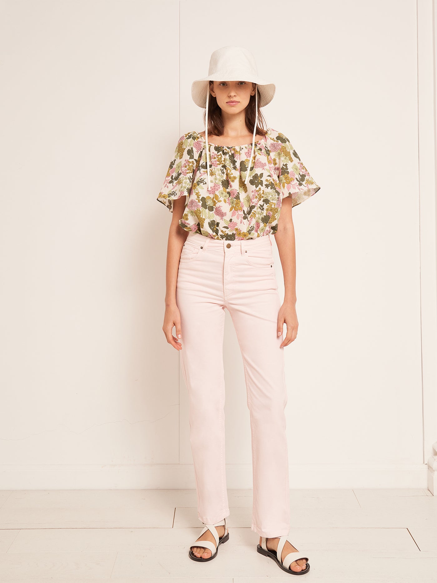 SUMMER 2023 WOMAN'S LOOK FLOWERED BLOUSE