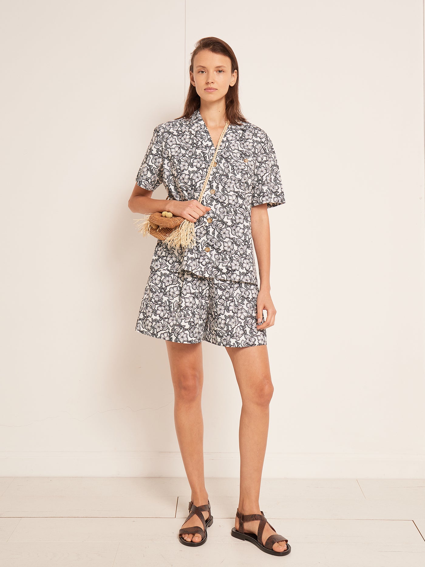 SUMMER 2023 WOMAN'S LOOK PATTERNED SHIRT