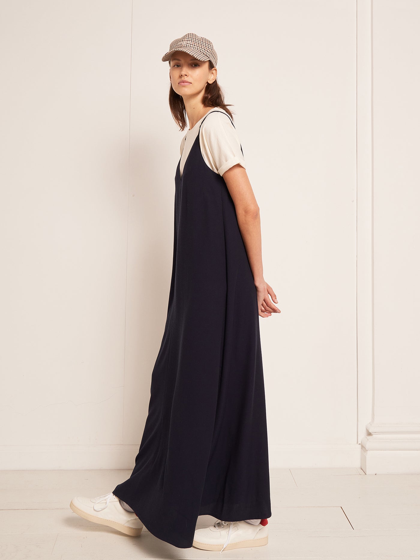 SOMMER 2023 DAMEN MARINEBLAUES KLEID