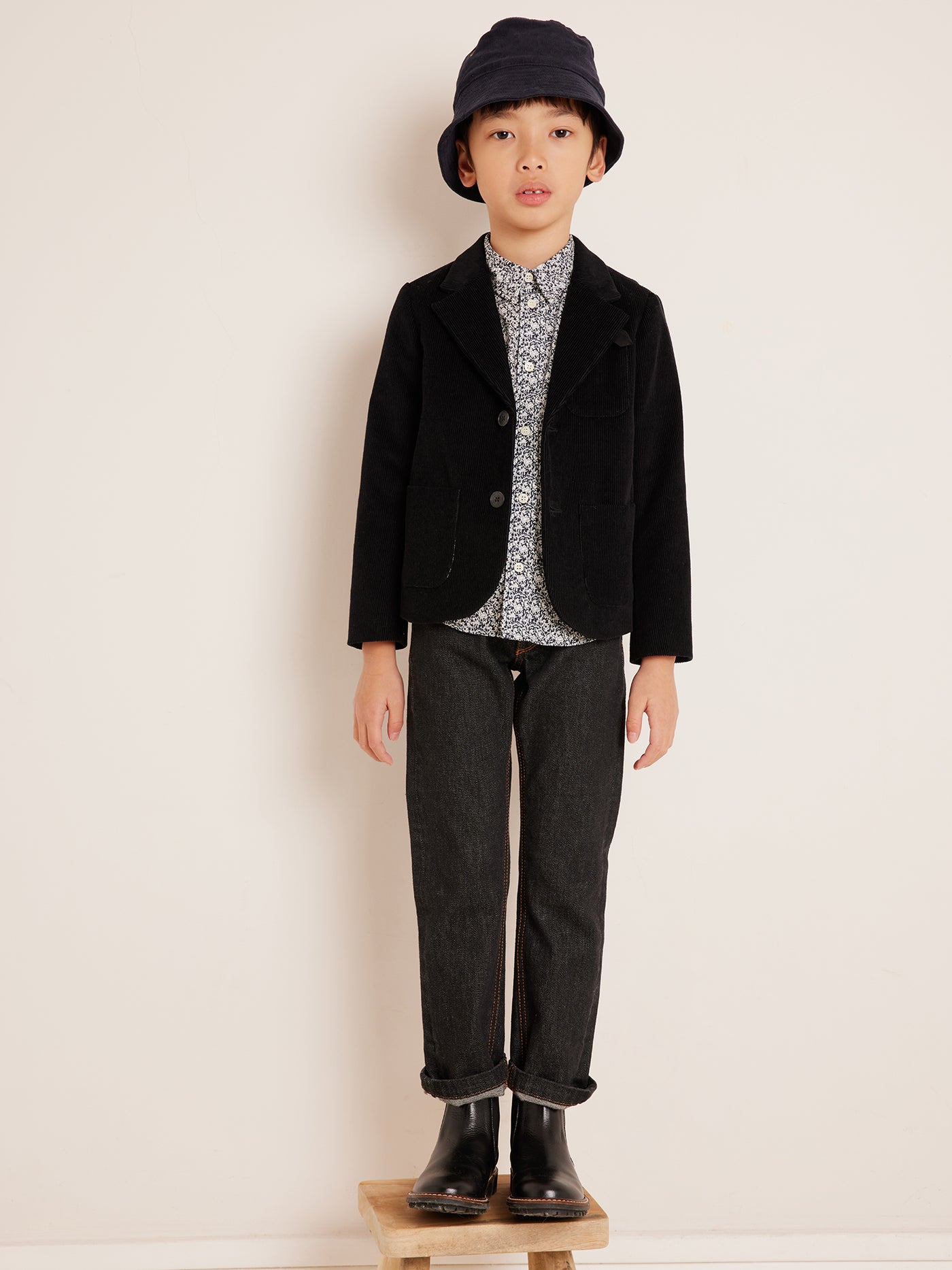 Winter 2023 boy's look flower shirt