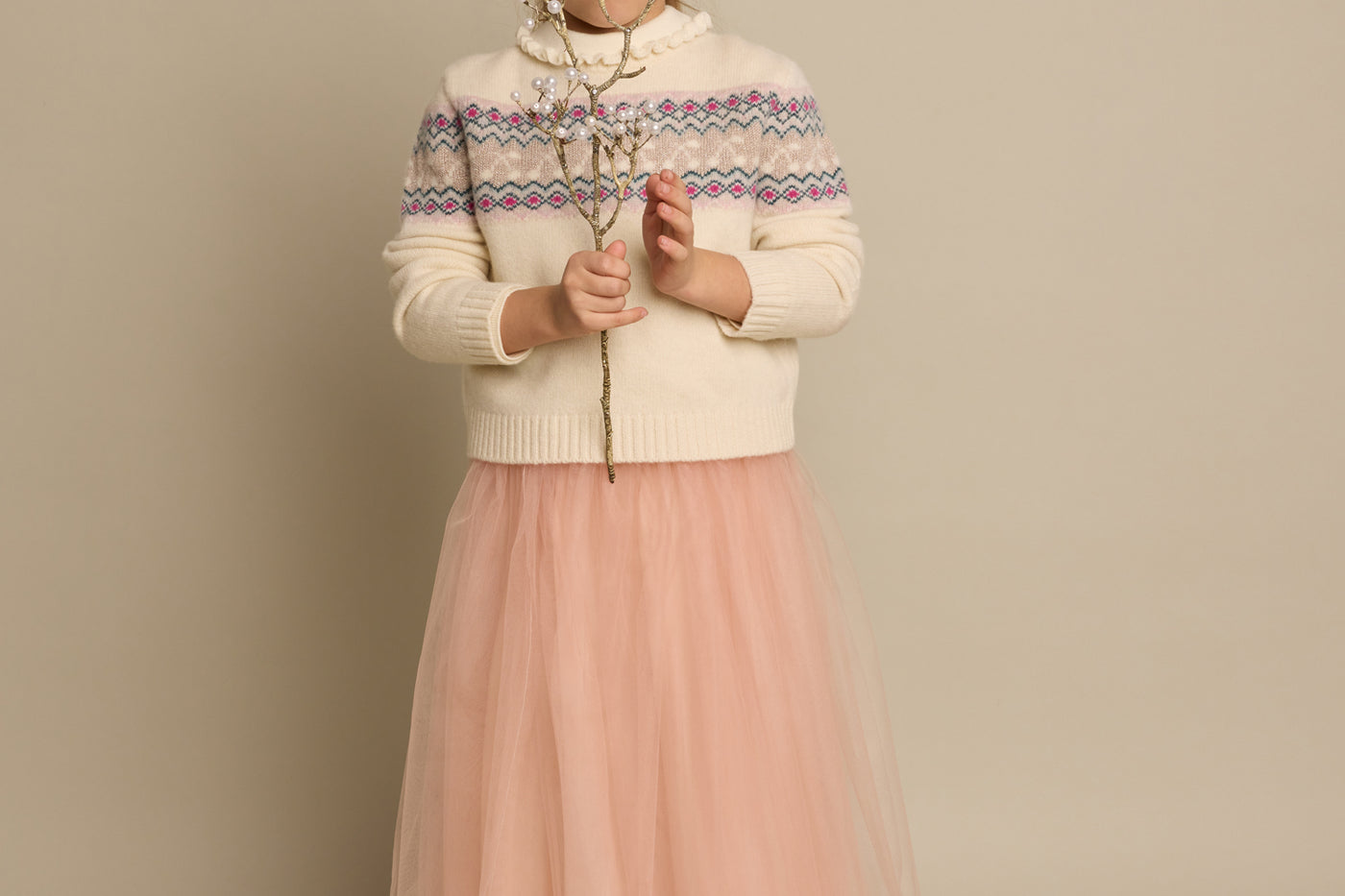 Winter 2023 girl's look long tull skirt