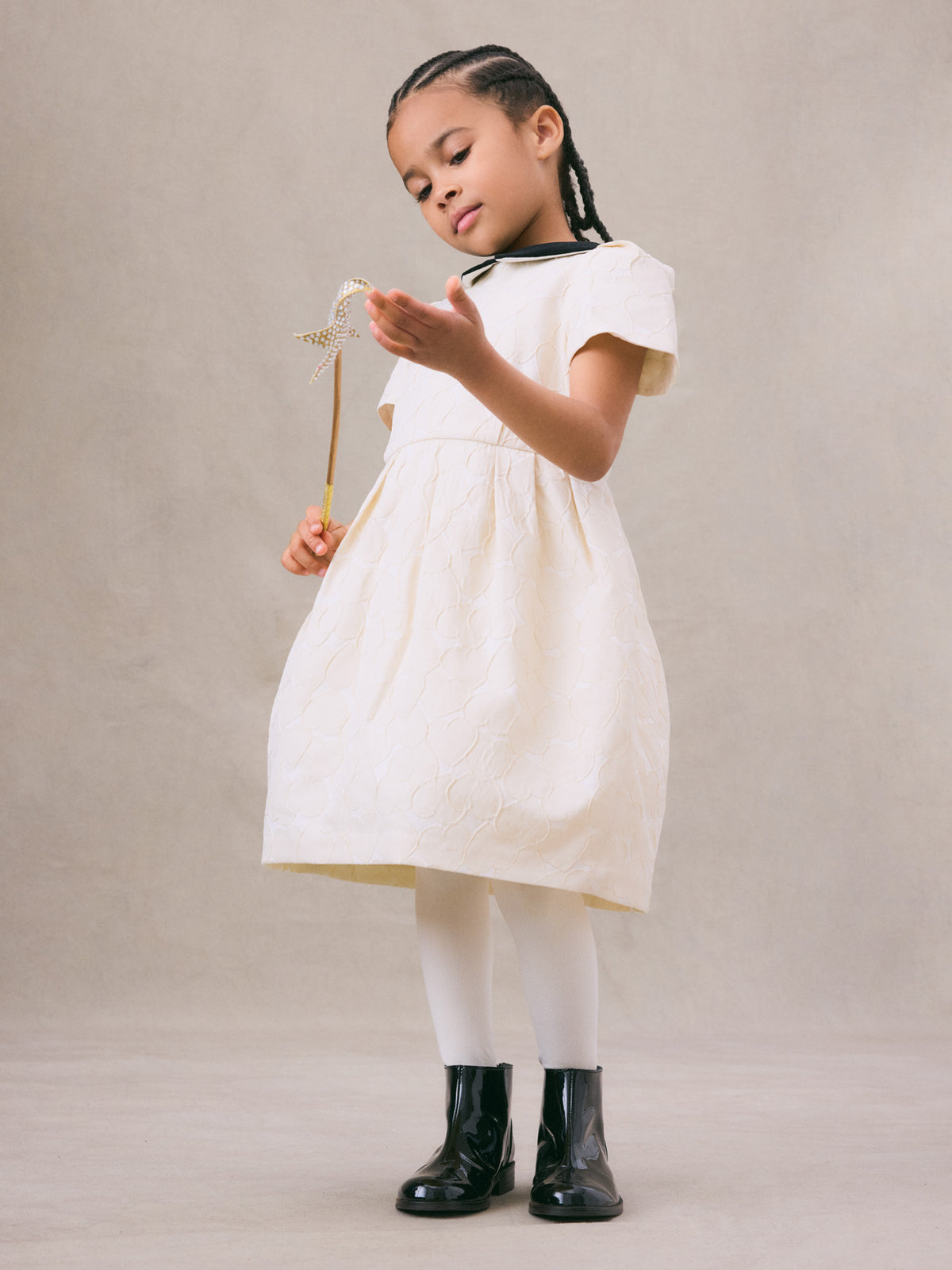 Winter 2024 girl's look white embriodered dress