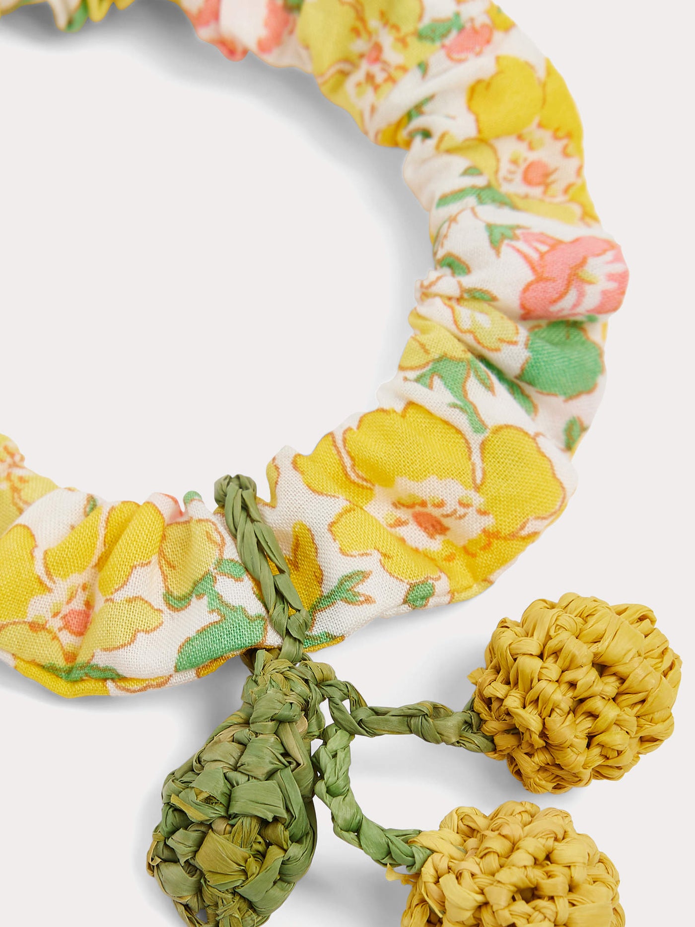 Elory Scrunchie aus Liberty-Stoffen mit Kirschdetail