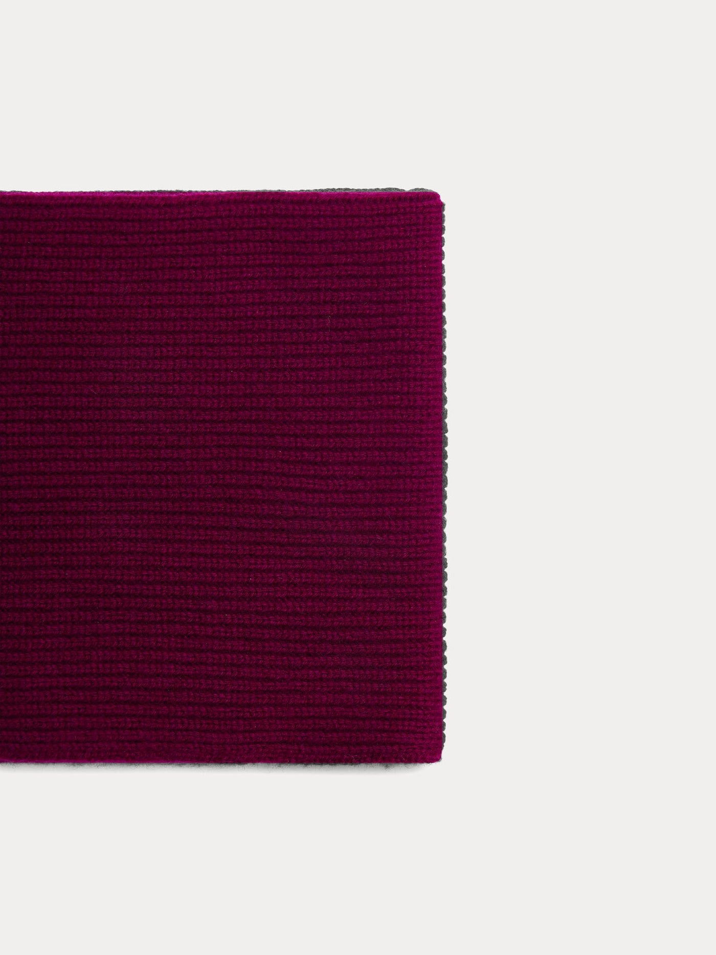 Tatodine purple cashmere snood